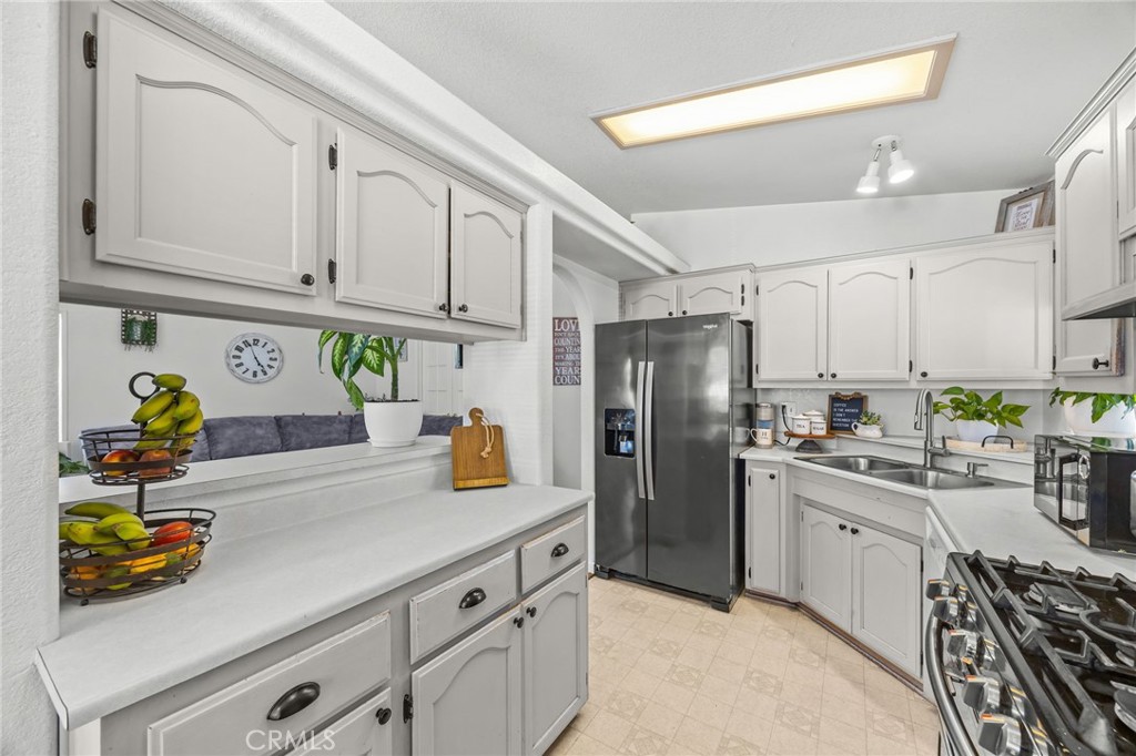 122 S Colombo Lane 77, Tustin CA 92780 - photo 11