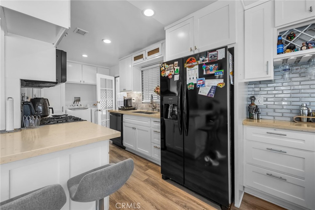 Kitchen - 122 S Portola, Tustin CA 92780 - photo 5