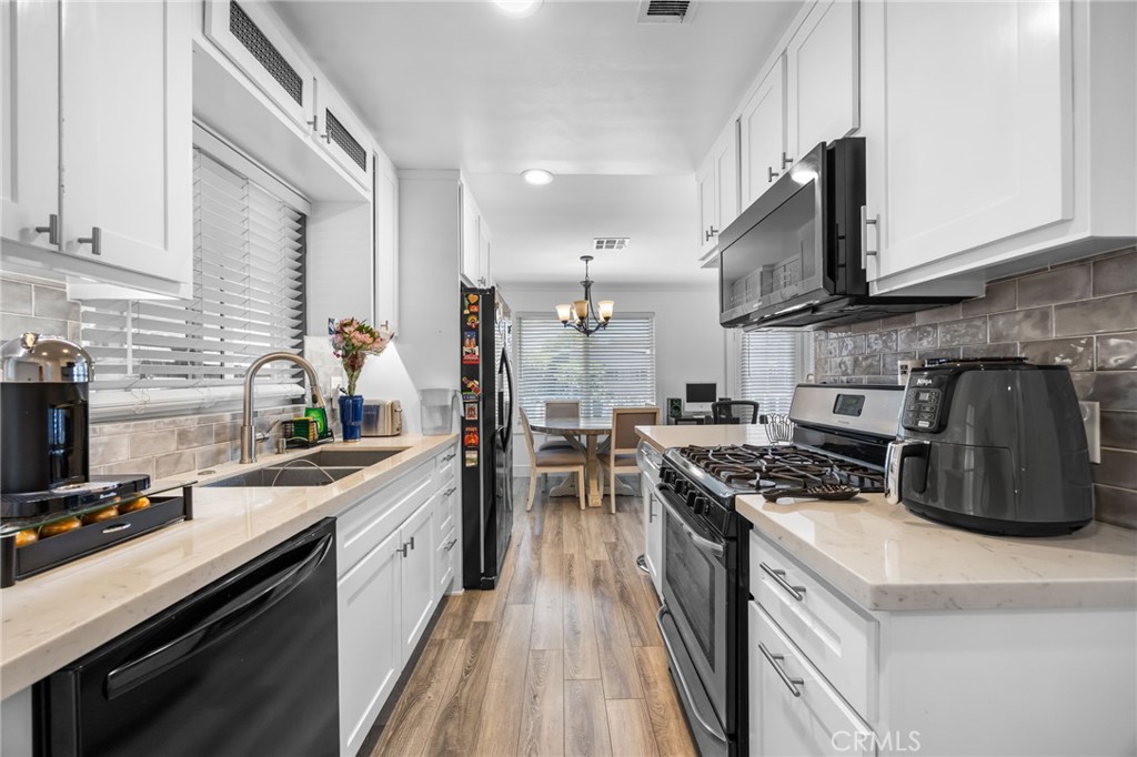 Kitchen - 122 S Portola, Tustin CA 92780 - photo 9