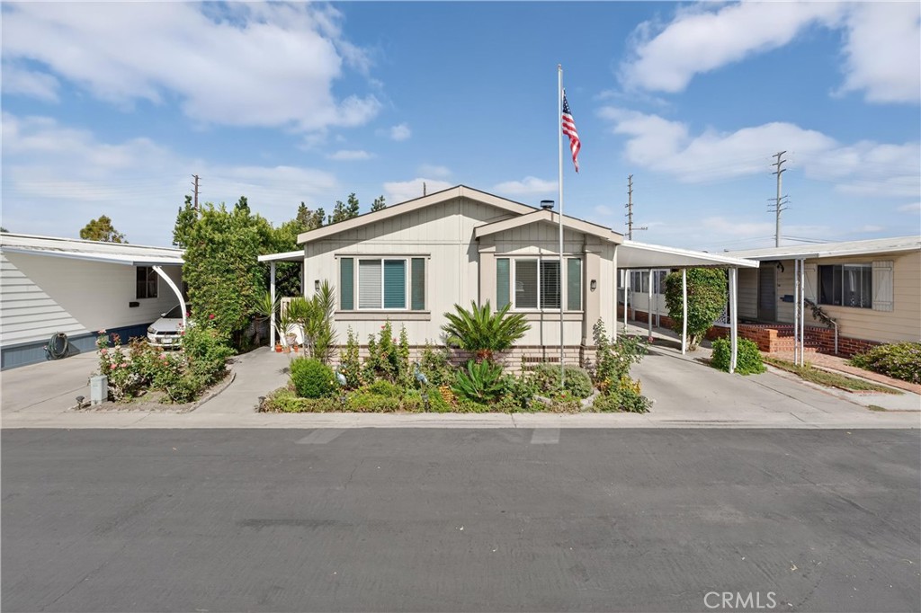 123 Madrid, Tustin CA 92780 - photo 2