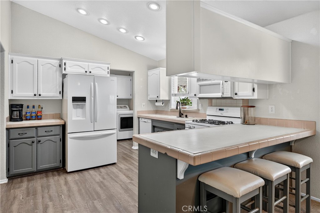 123 Madrid, Tustin CA 92780 - photo 14