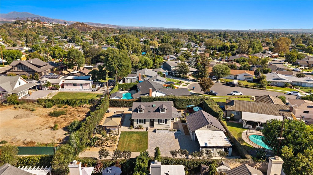 1236 La Colina, Tustin CA 92780 - photo 49