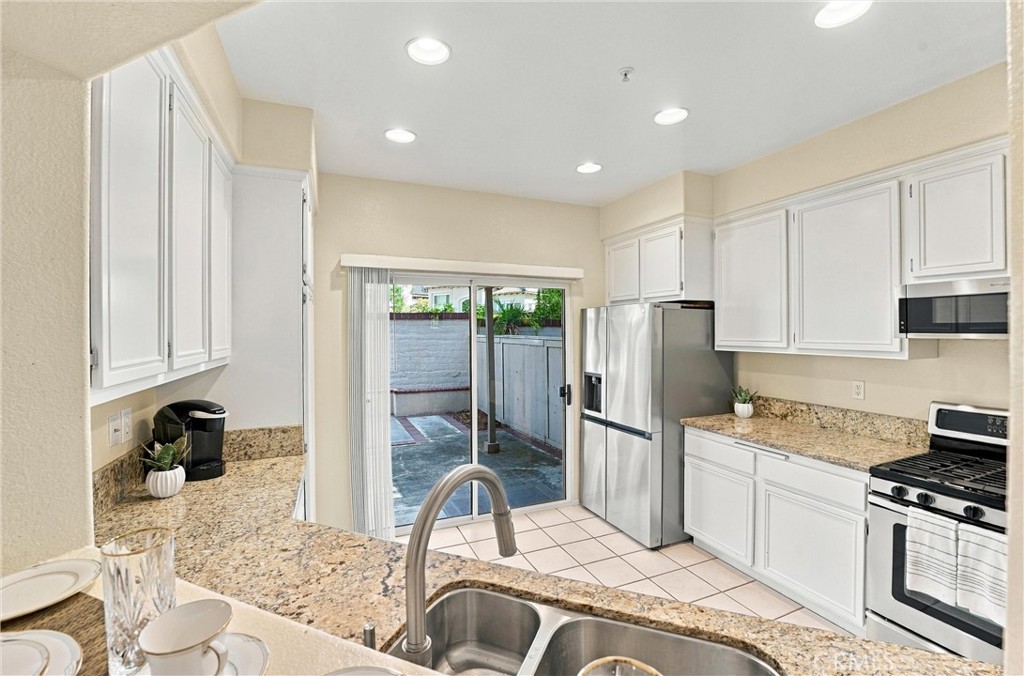 12591 Doral, Tustin CA 92782 - photo 37