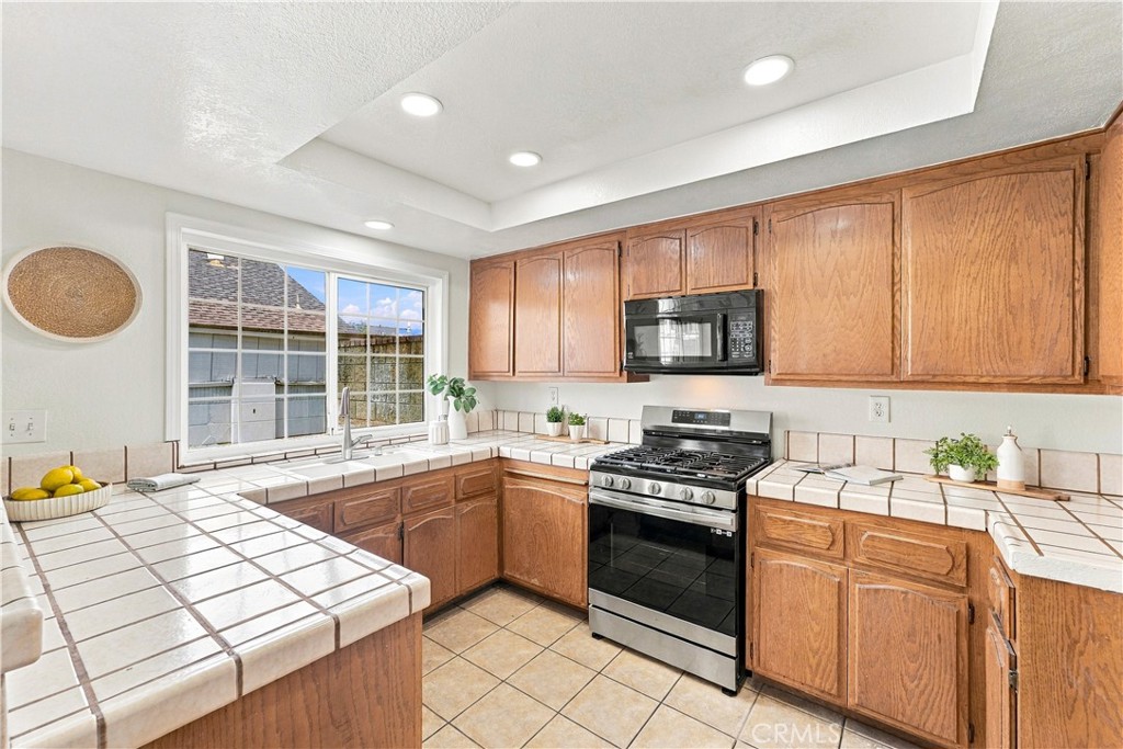 Lots of room to create your designer kitchen, dw brand new - 12620 Newport Avenue, Tustin CA 92780 - photo 8