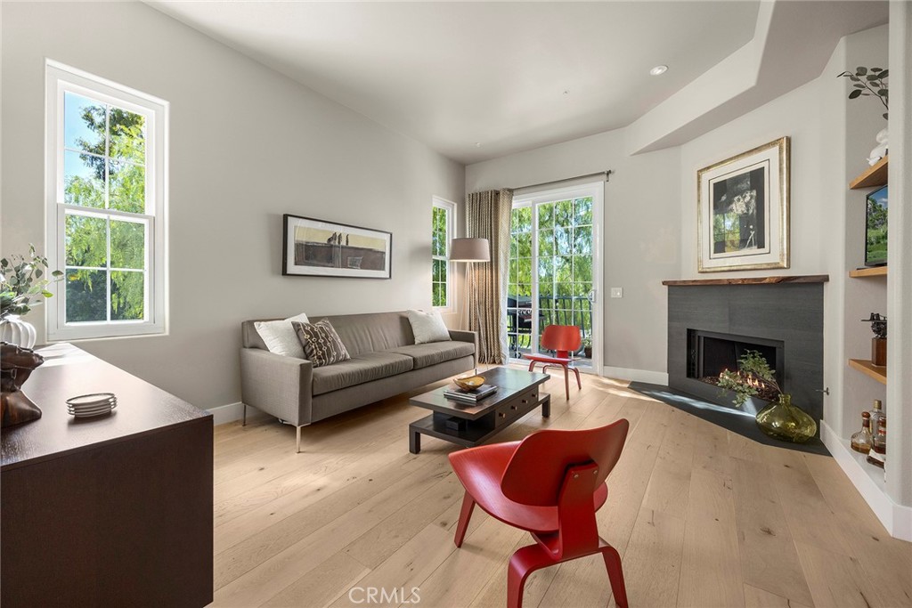 LIVING​​‌​​​​‌​​‌‌​​‌‌​​‌‌​​‌​​​‌‌​‌​​​​‌‌​‌​​ ROOM - 12703 Trent Jones Lane, Tustin CA 92782 - photo 7