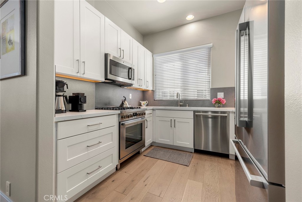KITCHEN - 12703 Trent Jones Lane, Tustin CA 92782 - photo 16