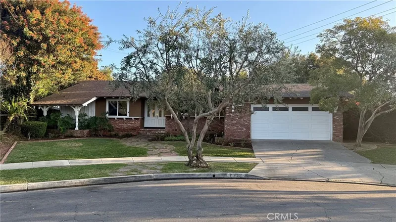 12972 Woodlawn Avenue, Tustin, CA 92780