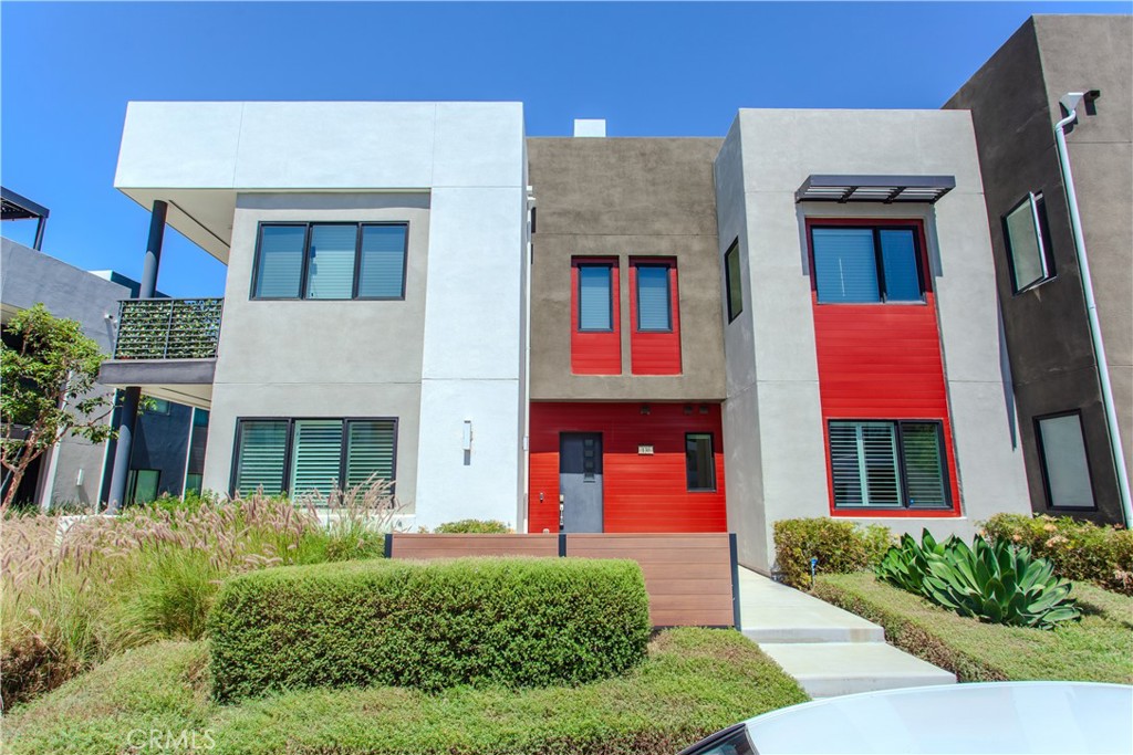 130 Waypoint, Tustin CA 92782 - photo 1