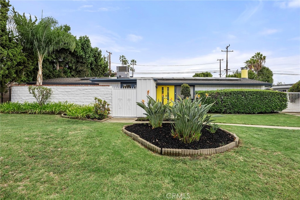 13052 Chaplet, Tustin CA 92780 - photo 2