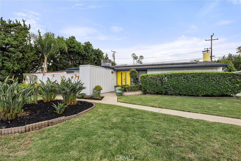 13052 Chaplet, Tustin CA 92780 - photo 5