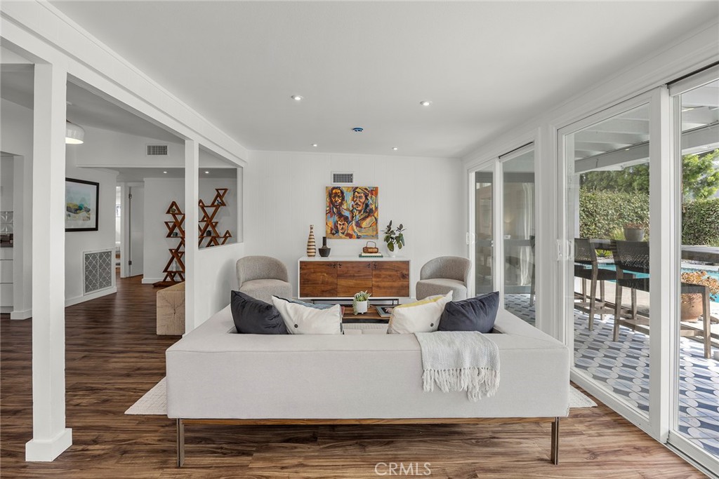 13052 Chaplet, Tustin CA 92780 - photo 17