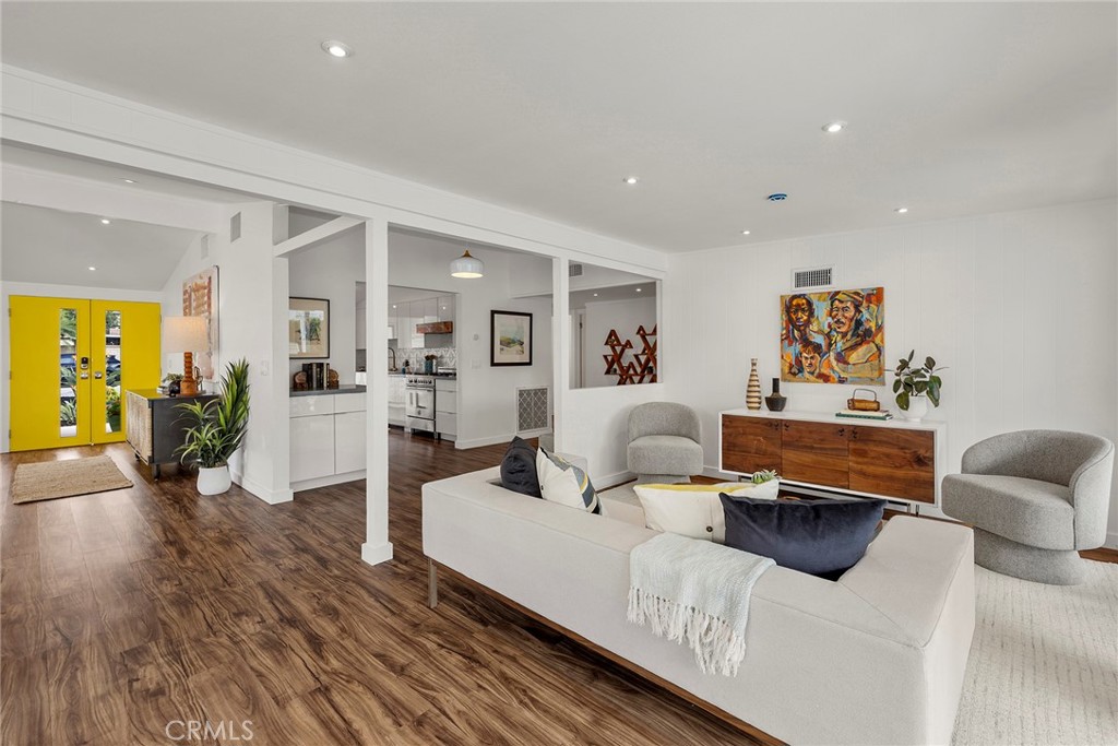 13052 Chaplet, Tustin CA 92780 - photo 18
