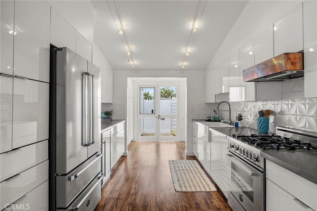 13052 Chaplet, Tustin CA 92780 - photo 22