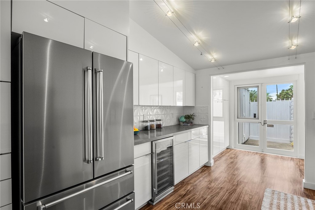 13052 Chaplet, Tustin CA 92780 - photo 23
