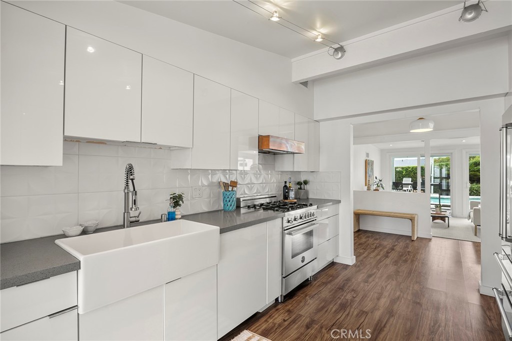13052 Chaplet, Tustin CA 92780 - photo 25