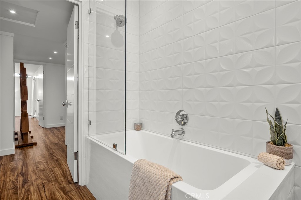 13052 Chaplet, Tustin CA 92780 - photo 31