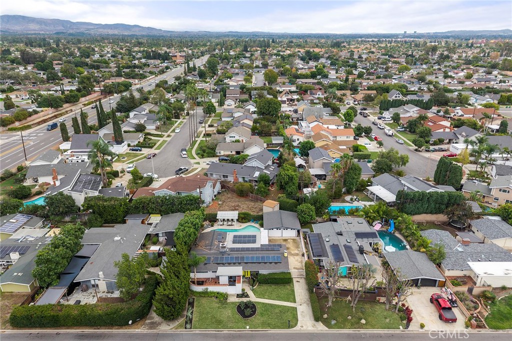 13052 Chaplet, Tustin CA 92780 - photo 52