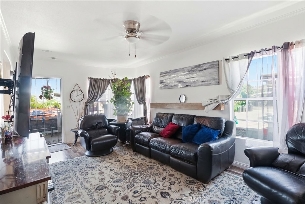 132 S Colombo 132, Tustin CA 92780 - photo 6
