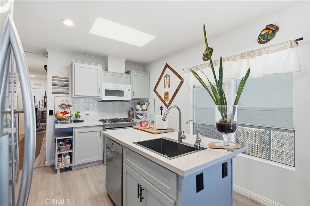 132 S Colombo 132, Tustin CA 92780 - photo 8