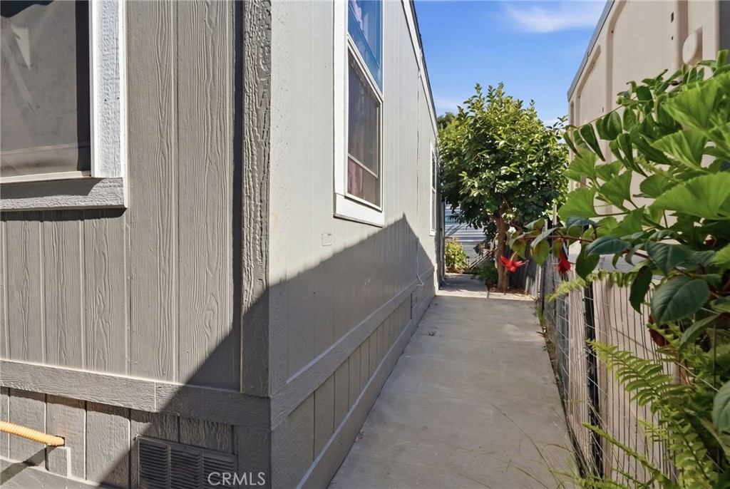 132 S Colombo 132, Tustin CA 92780 - photo 27