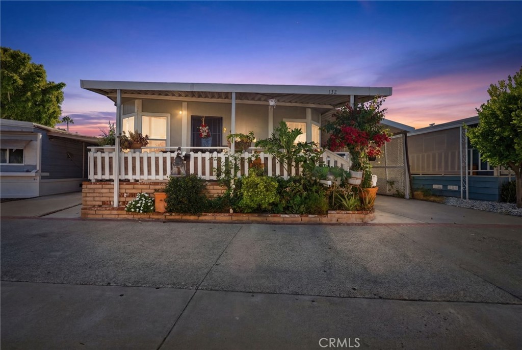 132 S Colombo 132, Tustin CA 92780 - photo 33