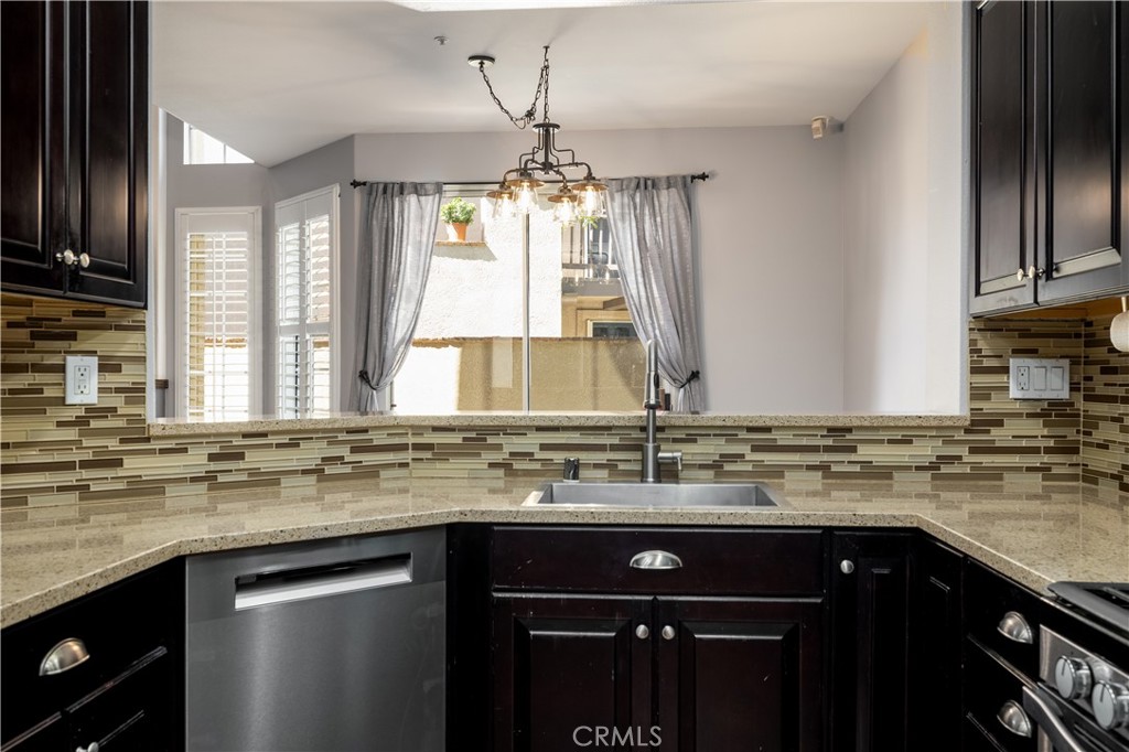 13328 Savanna, Tustin CA 92782 - photo 14