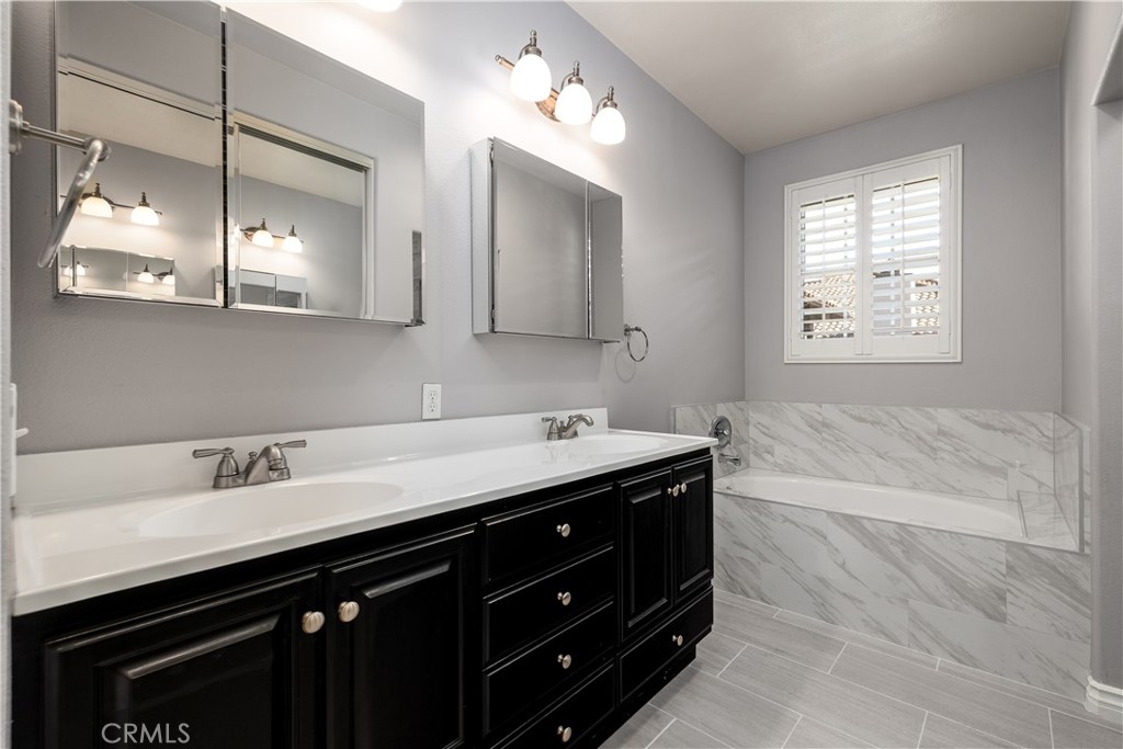 Primary Suite - 13328 Savanna, Tustin CA 92782 - photo 22