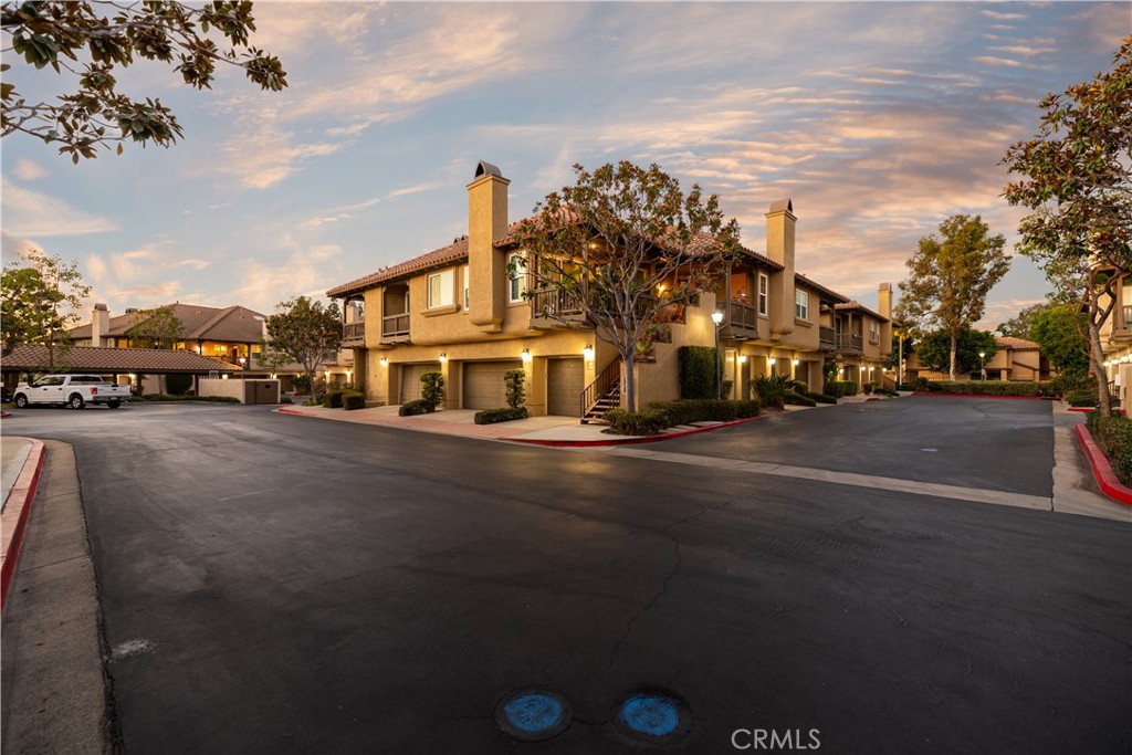 13328 Savanna, Tustin CA 92782 - photo 34