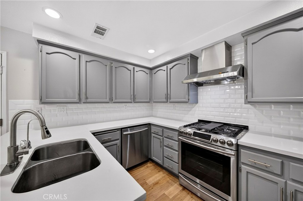13410 Via Alicante, Tustin CA 92782 - photo 8
