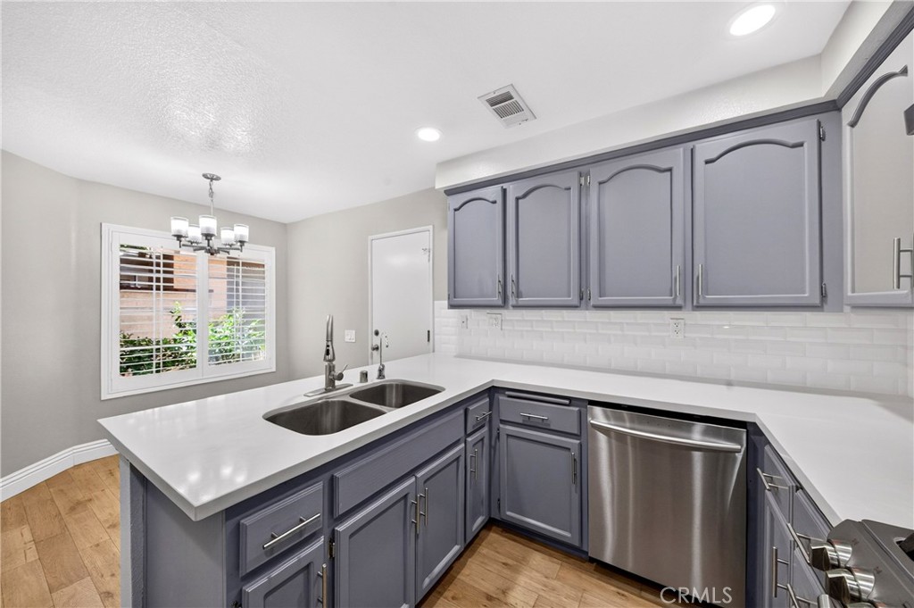 13410 Via Alicante, Tustin CA 92782 - photo 9