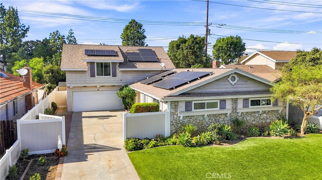 6 Bedrooms, 3 Bathrooms - 13431 Epping Way, Tustin CA 92780 - photo 2