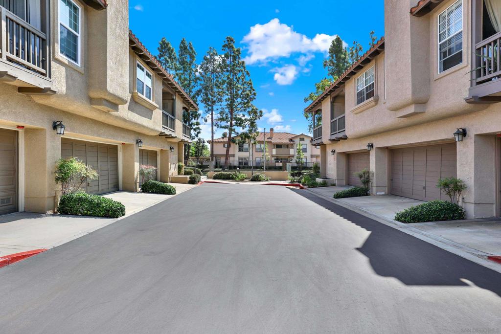 13450 Savanna, Tustin CA 92782 - photo 2