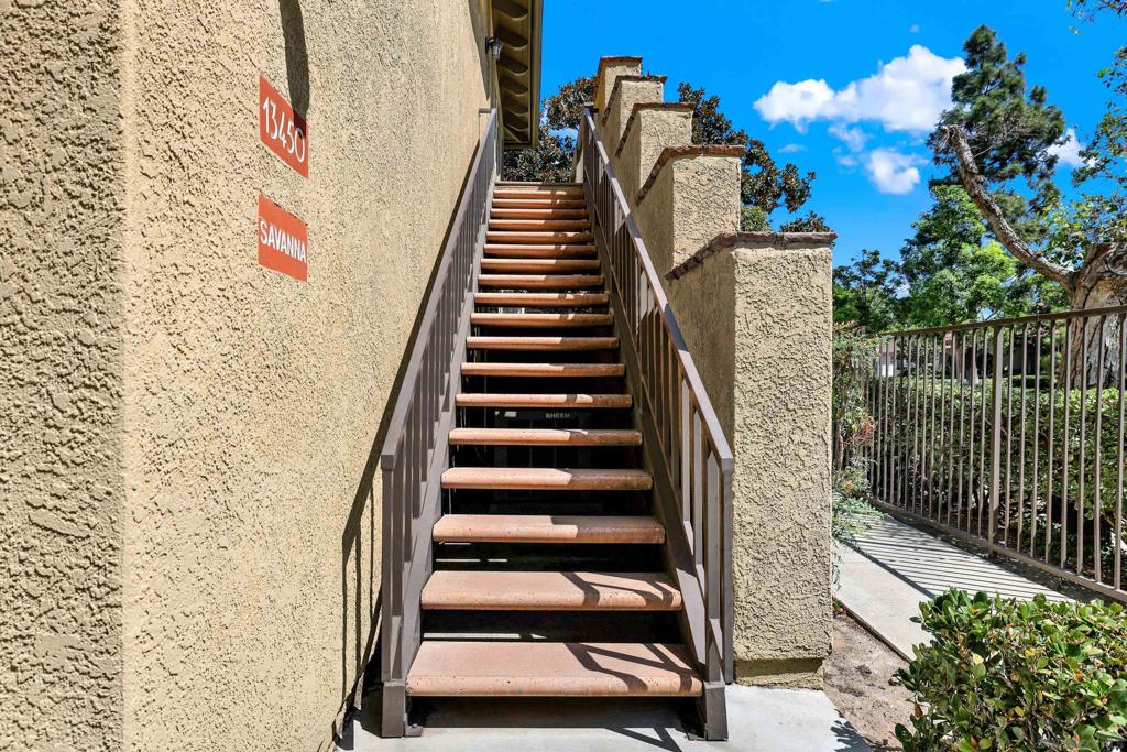13450 Savanna, Tustin CA 92782 - photo 3