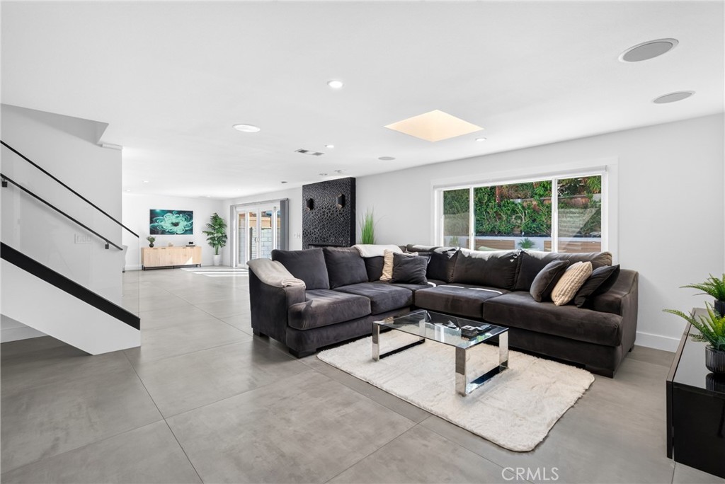 13532 Loretta, Tustin CA 92780 - photo 10
