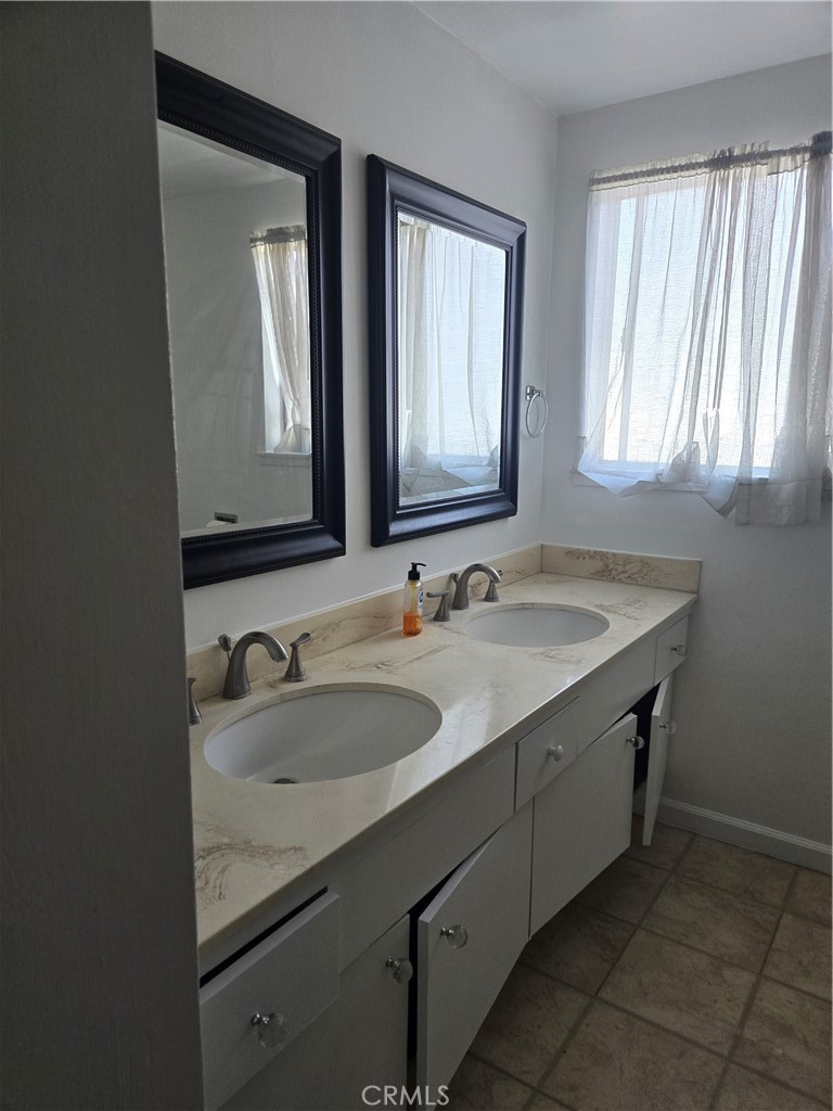 13542 Carroll Way, Tustin CA 92780 - photo 5