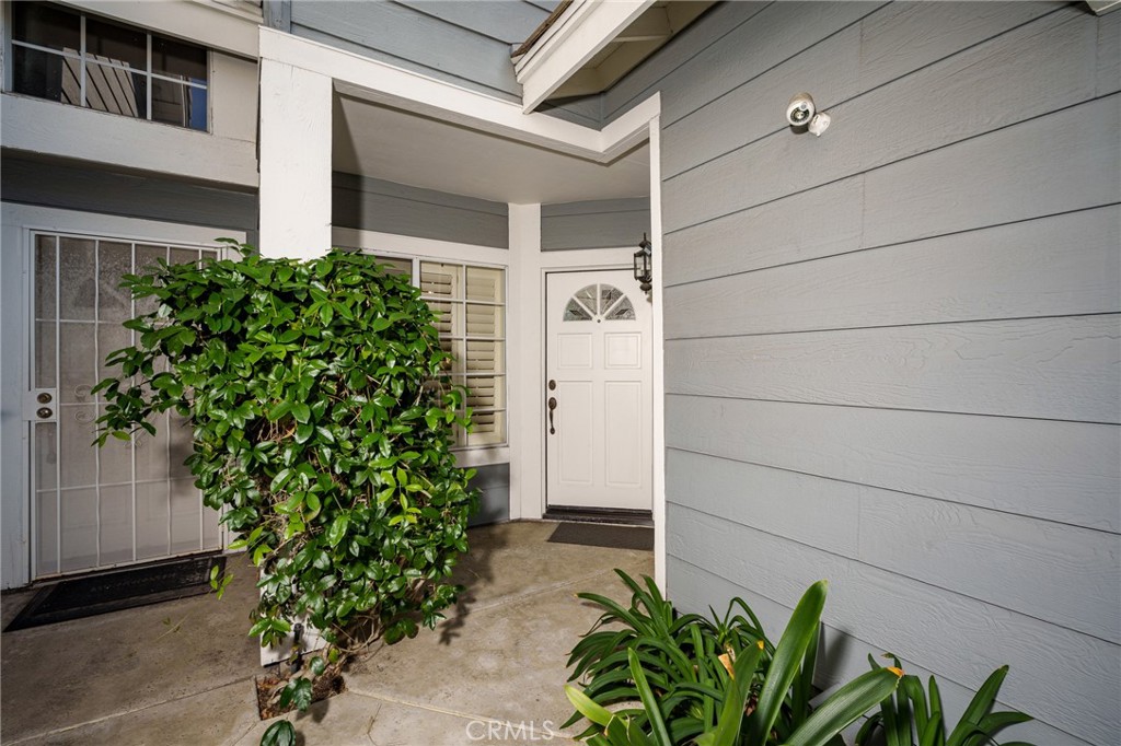 13576 Eucalyptus Street, Tustin CA 92782 - photo 2