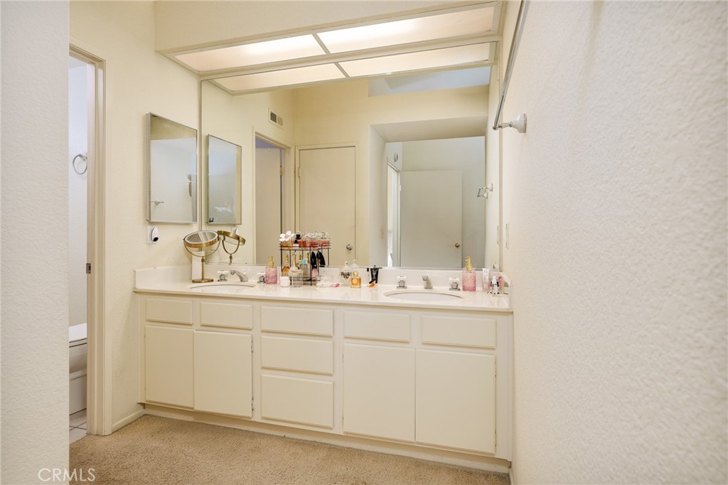 13576 Eucalyptus Street, Tustin CA 92782 - photo 17