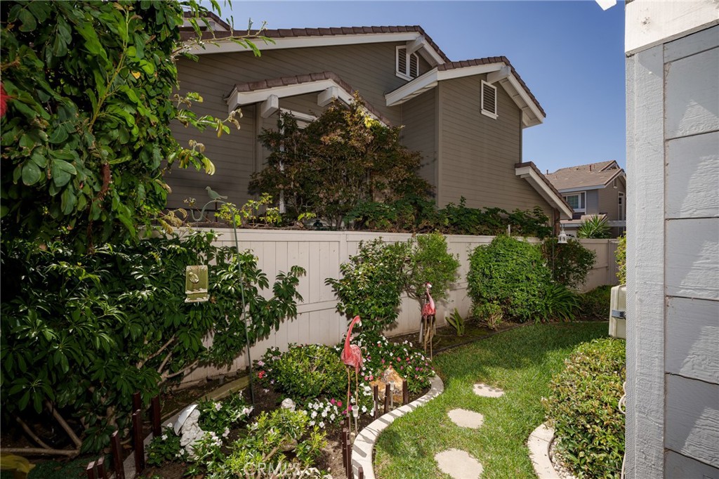 13576 Eucalyptus Street, Tustin CA 92782 - photo 23