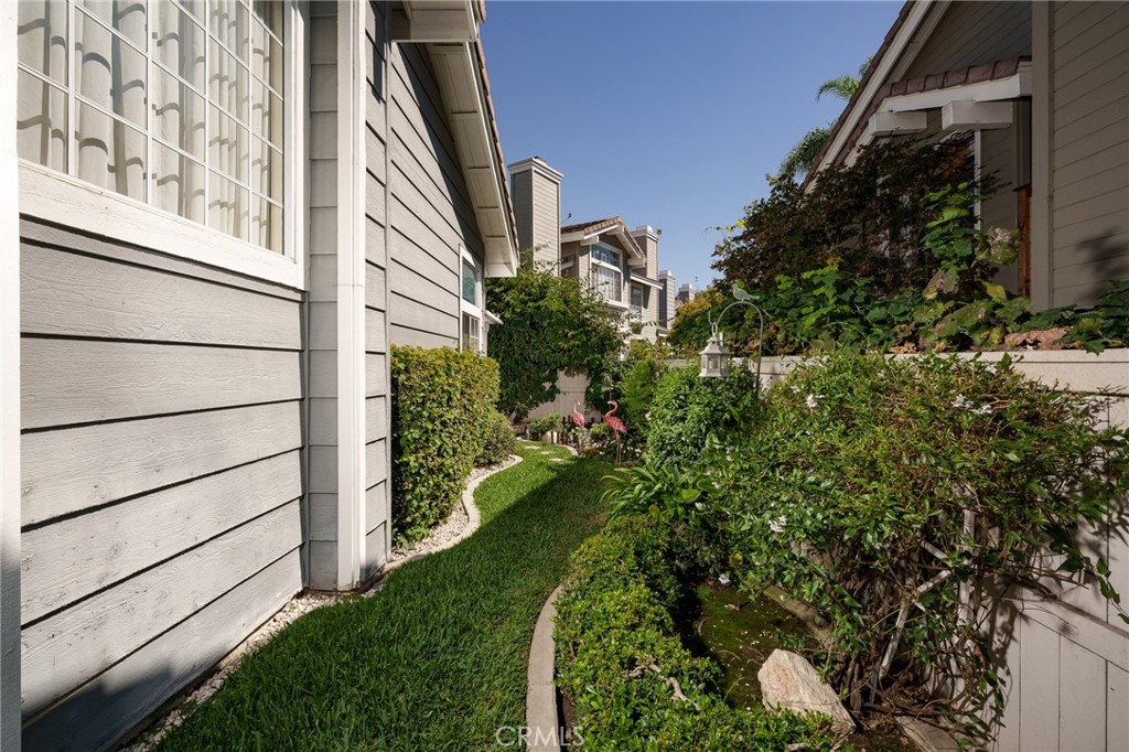 13576 Eucalyptus Street, Tustin CA 92782 - photo 24
