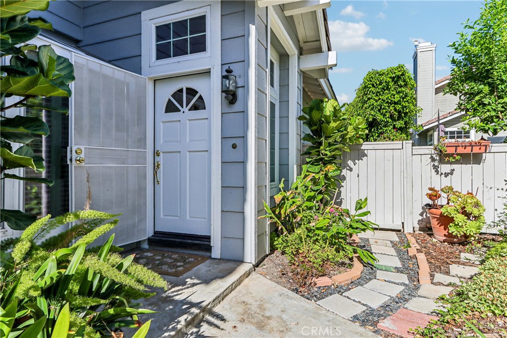 13595 Banyon, Tustin CA 92782 - photo 4
