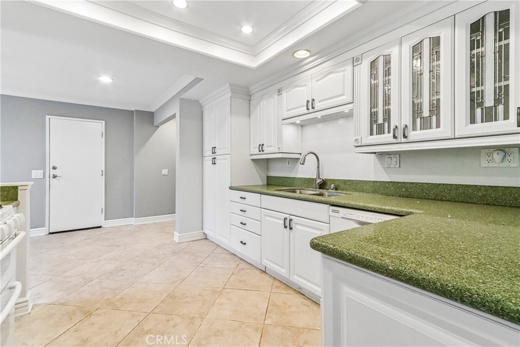 13595 Banyon, Tustin CA 92782 - photo 12