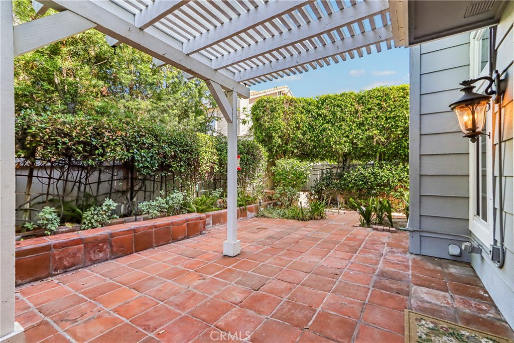 13595 Banyon, Tustin CA 92782 - photo 29