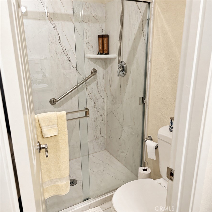 Primary Bathroom - 13722 Red Hill Avenue 35, Tustin CA 92780 - photo 13