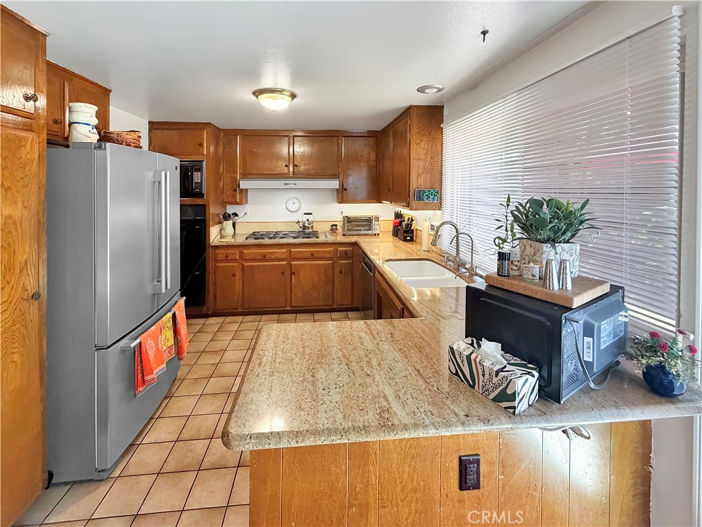 13841 Loretta, Tustin CA 92780 - photo 2