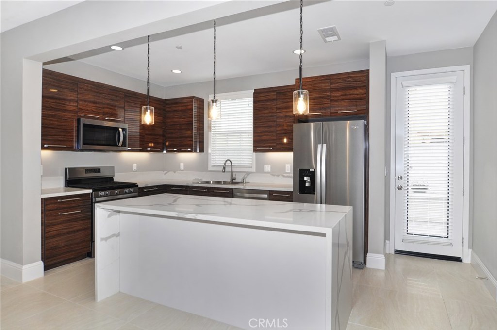 1391 San Juan, Tustin CA 92780 - photo 5