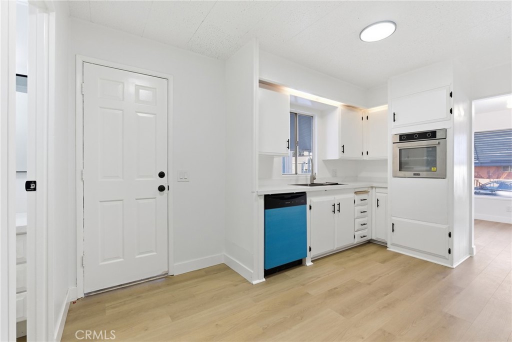 141 E Coronado Lane, Tustin CA 92780 - photo 25