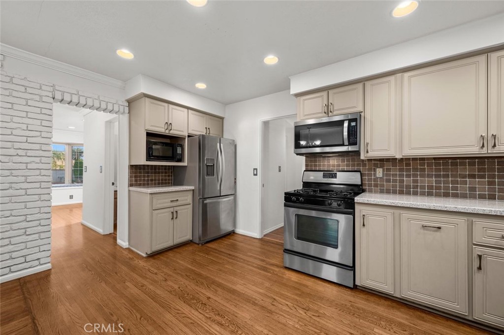14132 Carfax, Tustin CA 92780 - photo 20
