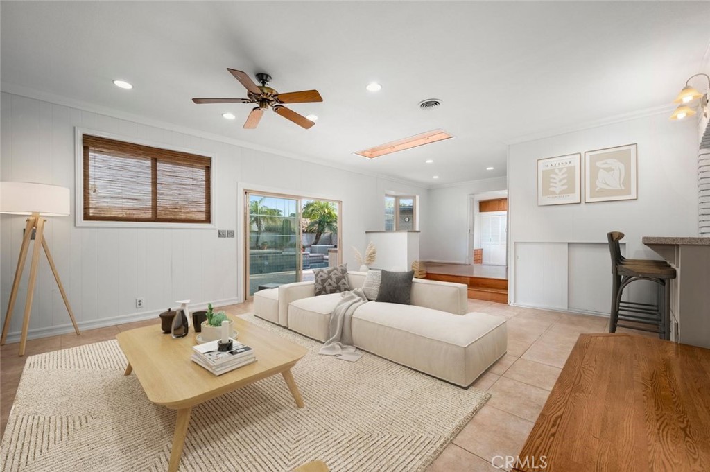 This photo is virtually staged - 14132 Carfax, Tustin CA 92780 - photo 26