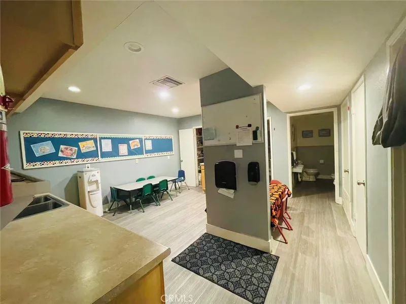 14211 Newport Avenue, Tustin, CA 92780