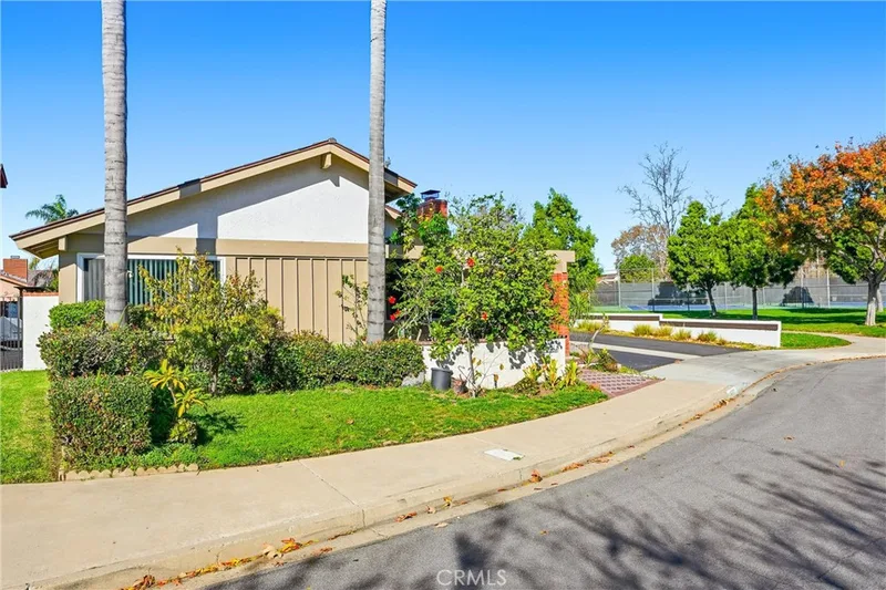 14271 Morning Glory Rd, Tustin, CA 92780